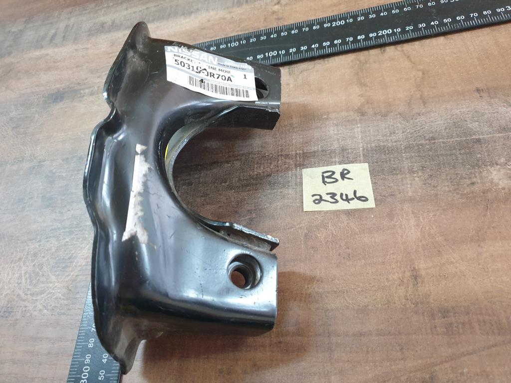 Original New Nissan Navara NP300 Right Engine Mount Bracket