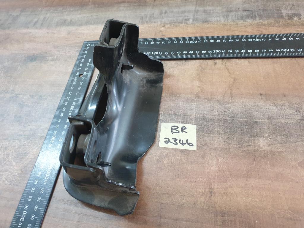 Original New Nissan Navara NP300 Right Engine Mount Bracket