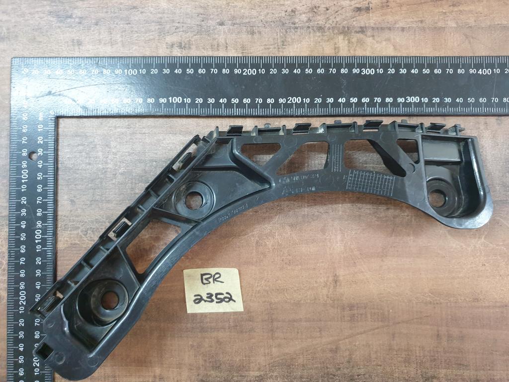 Original New Volkswagen Tiguan Right Rear Bumper Bracket