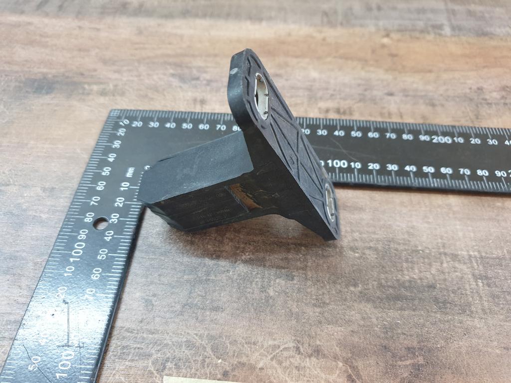 Original New Mercedes-Benz V-Class W447 Front Bumper To Crossmember Bracket