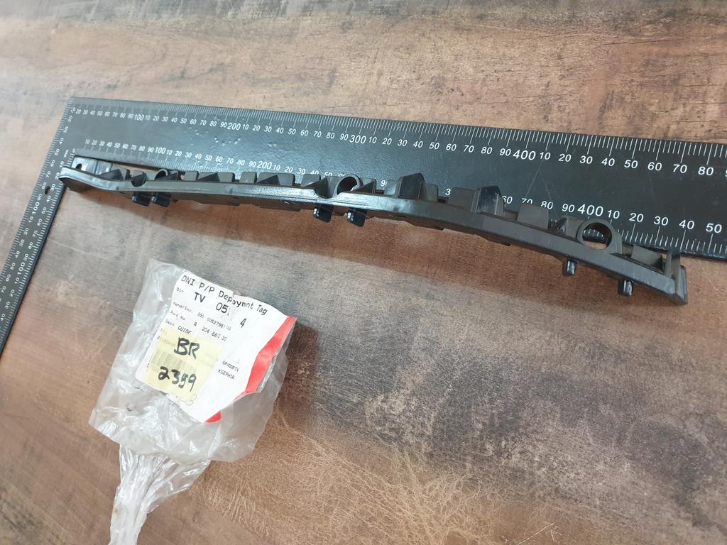 Original New Mercedes-Benz C-Class W204 Left Rear Bumper Bracket