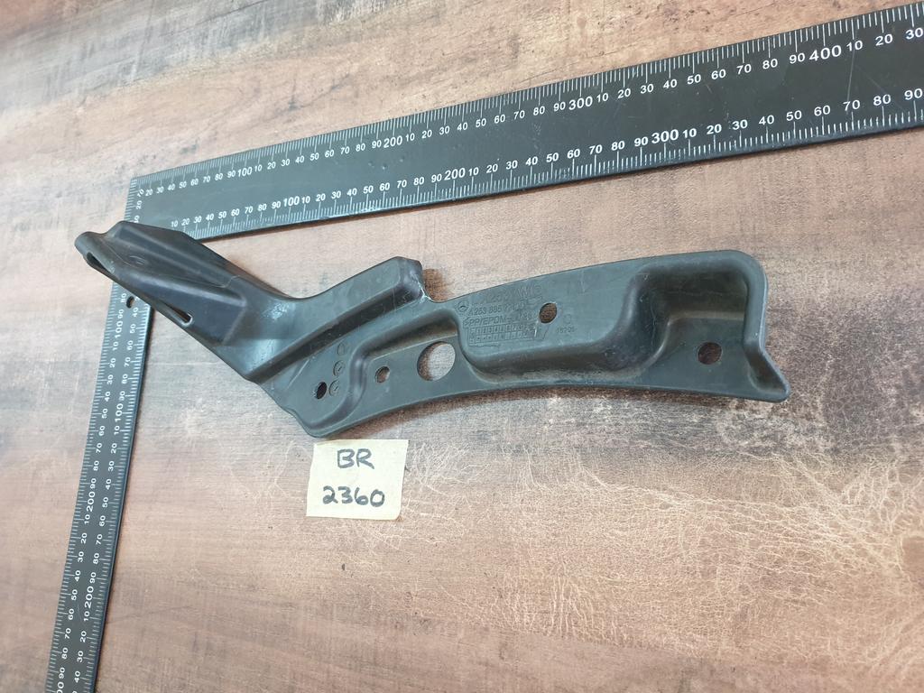Original New Mercedes-Benz GLC W253 Left Front Bumper Lower Trim Cover Bracket