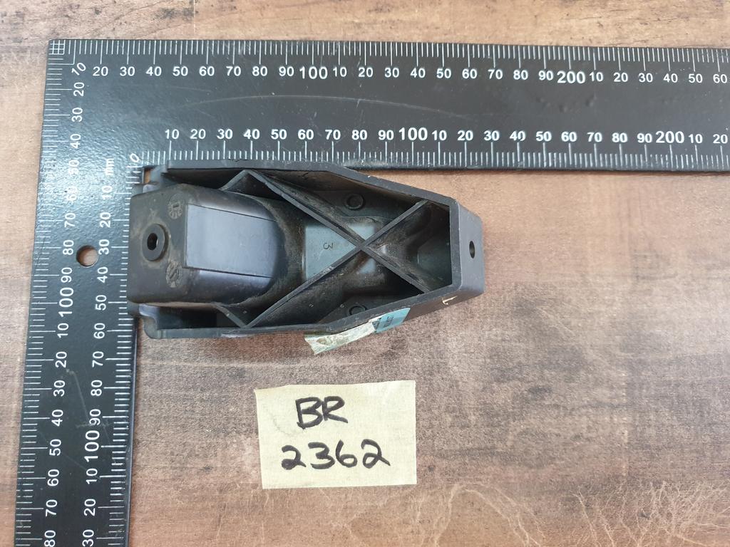 Original New Ford Focus Right Rear Bumper Bracket