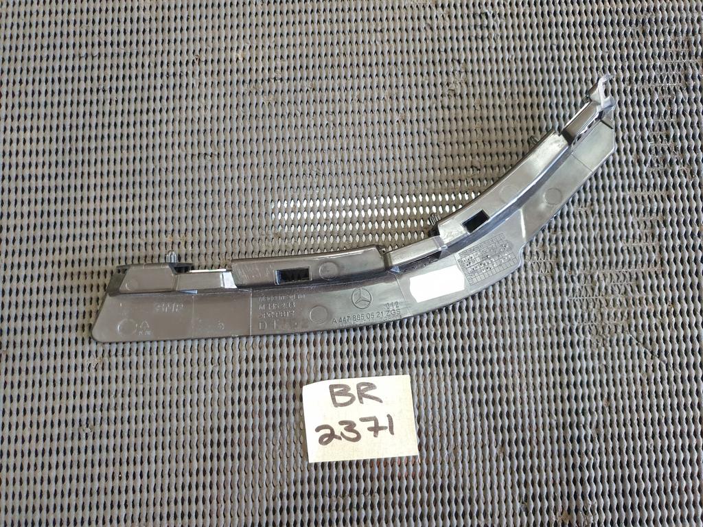 Original New Mercedes-Benz V-Class Vito Viano 2014, 2015, 2016, 2017, 2018, 2019, 2020, 2021, 2022, 2023 Right Front Bumper Bracket