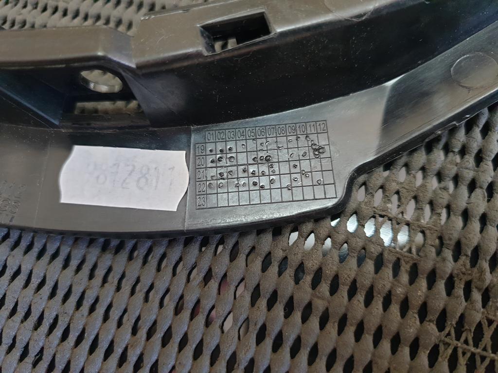 Original New Mercedes-Benz V-Class Vito Viano 2014, 2015, 2016, 2017, 2018, 2019, 2020, 2021, 2022, 2023 Right Front Bumper Bracket