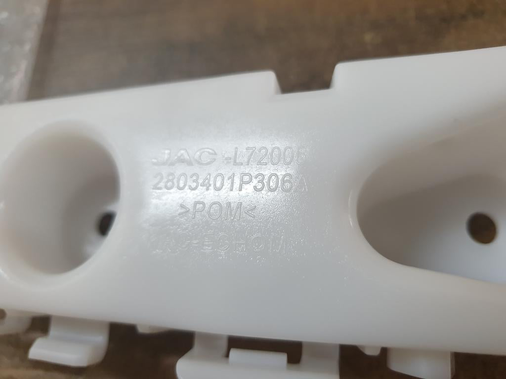 Original New JAC T8 2.0CDI LUX P Right Front Bumper Bracket