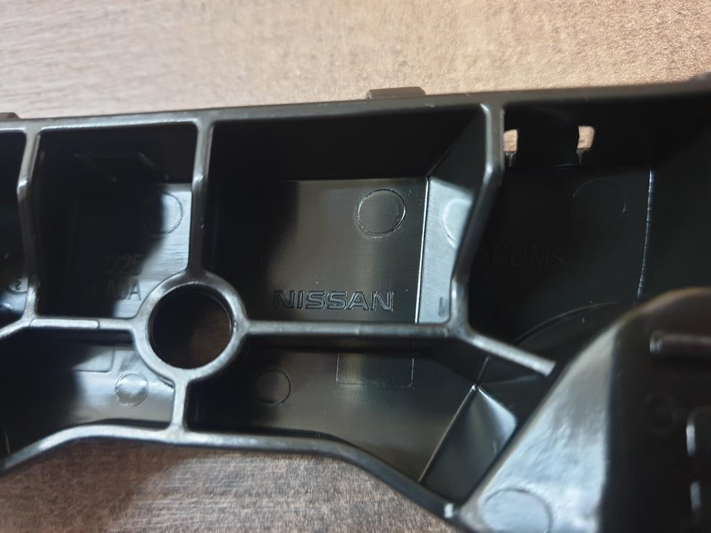 Original New Nissan Micra Left Front Bumper Bracket