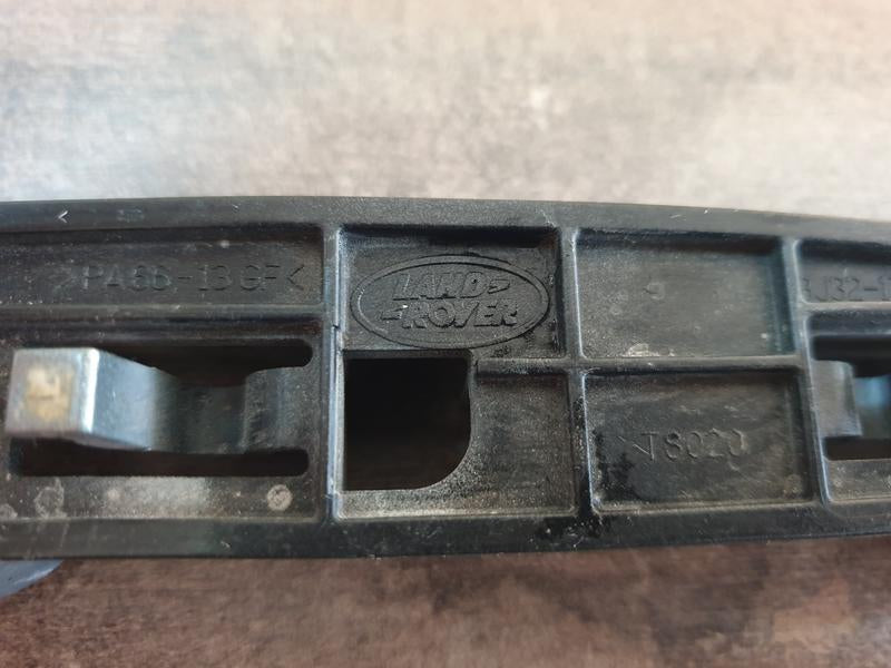 Original Used Land Rover Range Rover Evoque Left Front Bumper Bracket