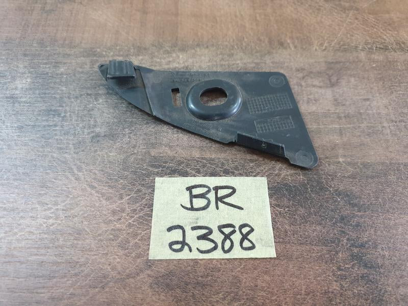 Original New Volkswagen Amarok Right Front Bumper Undershield Spoiler Adapter
