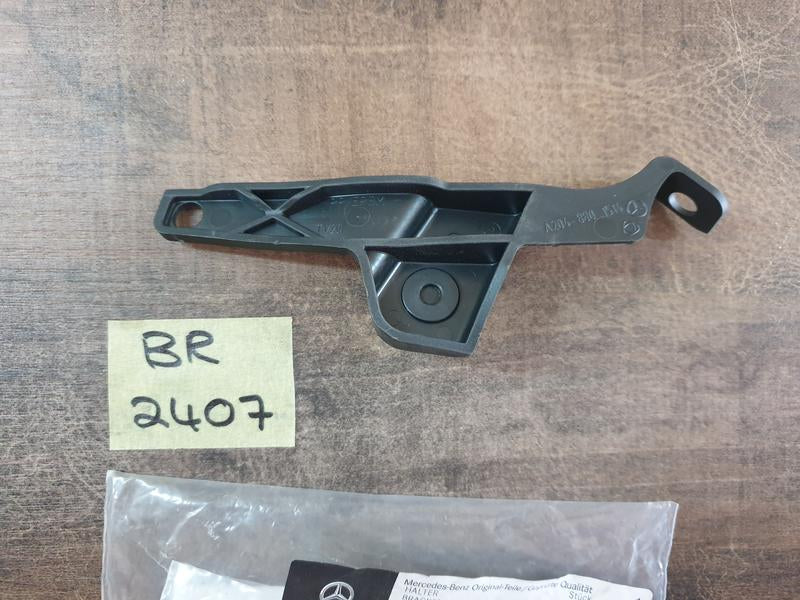 Original New Mercedes-Benz C-Class W204 Left Rear Bumper to Fender Bracket