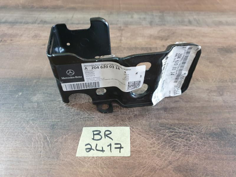 Original New Mercedes-Benz C-Class W204 Left Front Centre Crossmember Bracket