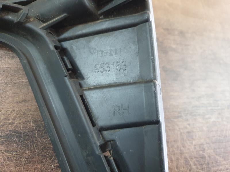 Original New Volkswagen Polo Right Front Fog Light Cover Bracket