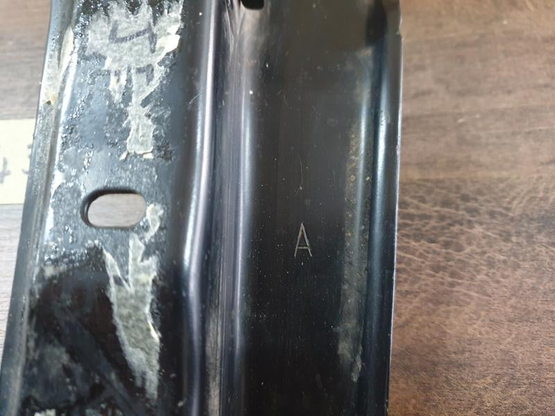 Original Used Toyota Hilux Lock Carrier Support Bracket