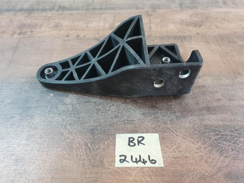Original New Mercedes-Benz V-Class W447 Left Crossmember Bracket
