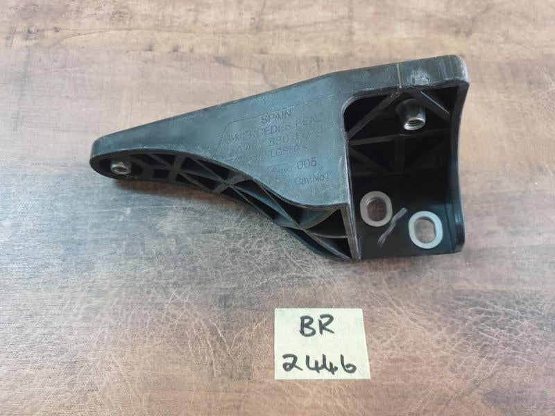 Original New Mercedes-Benz V-Class W447 Left Crossmember Bracket
