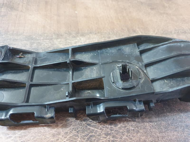 Original Used Toyota Fortuner Left Front Bumper Bracket