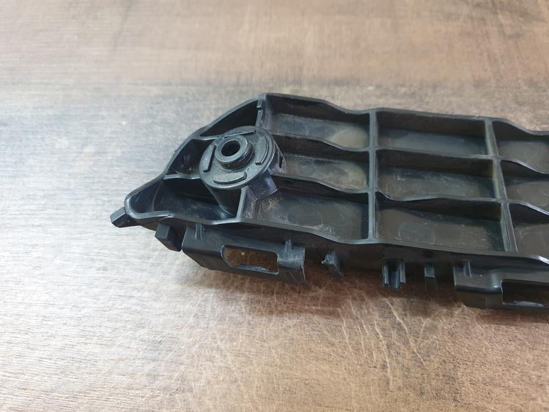 Original Used Toyota Fortuner Left Front Bumper Bracket