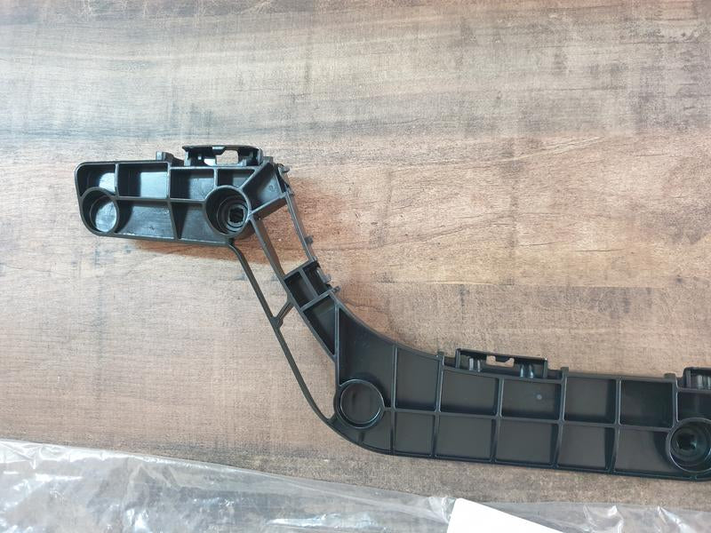 Original New Toyota Land Cruiser Right Rear Bumper Bracket