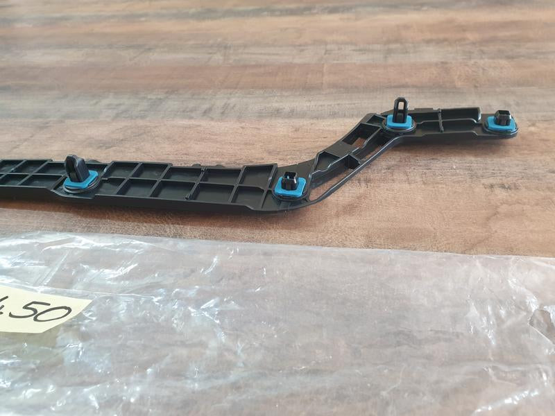 Original New Toyota Land Cruiser Right Rear Bumper Bracket