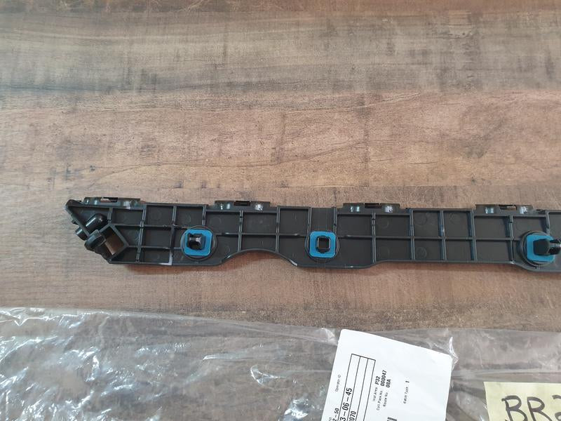Original New Toyota Land Cruiser Right Rear Bumper Bracket
