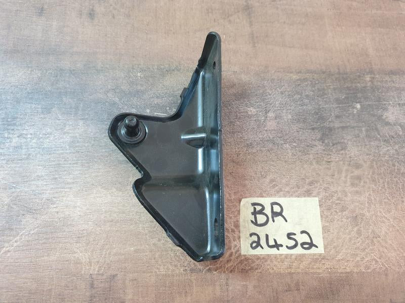 Original New Mercedes-Benz V-Class W447 Rear Left Boot Shock Lower Bracket