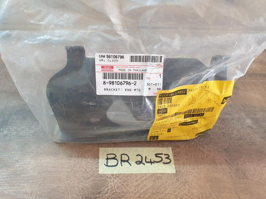 Original New Isuzu D-Max Engine Mounting Bracket