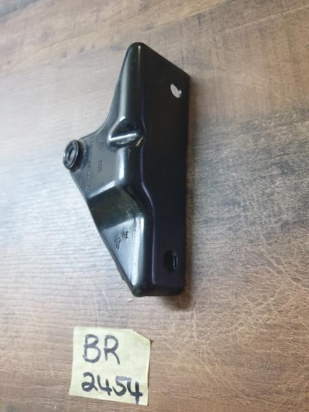 Original New Mercedes-Benz V-Class W447 Rear Right Boot Shock Lower Bracket