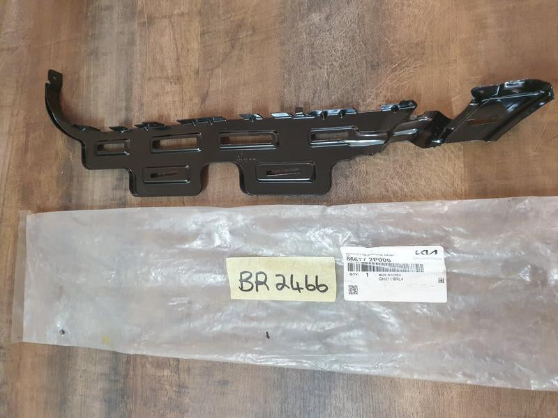 Original New Kia Sorento Left Rear Bumper Lower Bracket