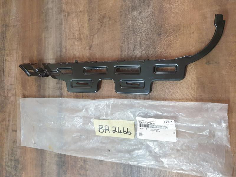 Original New Kia Sorento Left Rear Bumper Lower Bracket