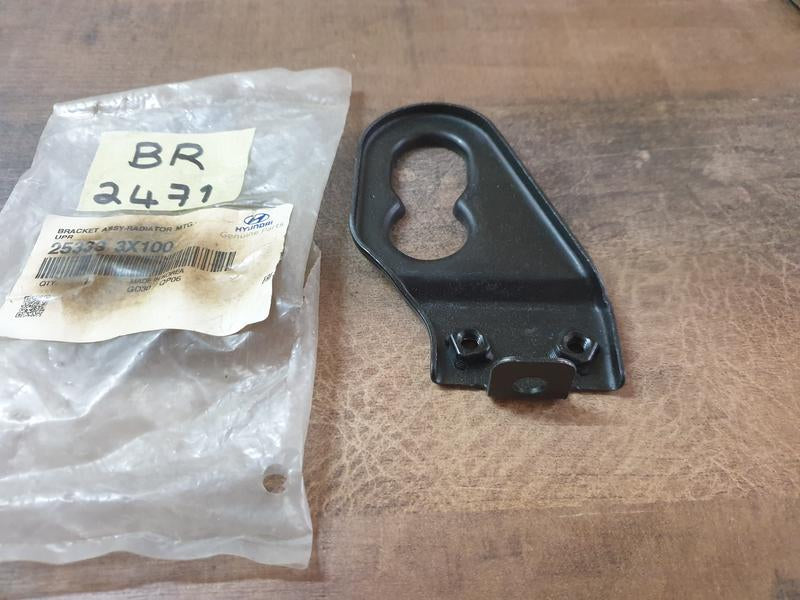 Original New Hyundai Upper Radiator Bracket