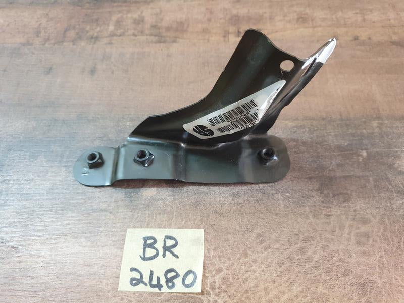 Volkswagen Aftermarket Polo Right Front Fender Bracket