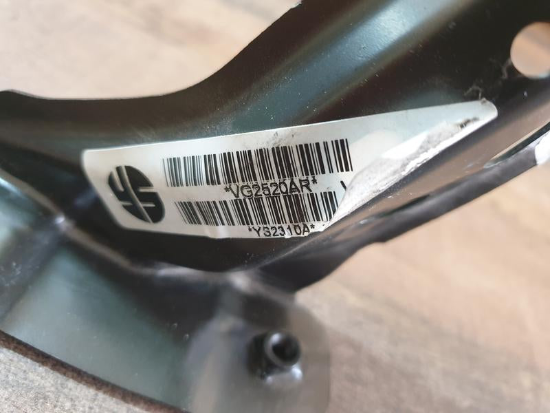 Volkswagen Aftermarket Polo Right Front Fender Bracket