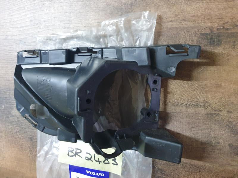 Original New Volvo XC40 Right Front Inner Bumper Bracket Fog Light Mounting