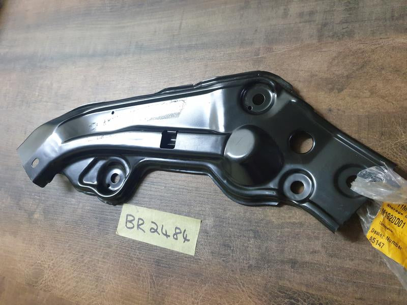 Original New Volkswagen Polo Right Front Lock Carrier Strut Upper Headlight Bracket