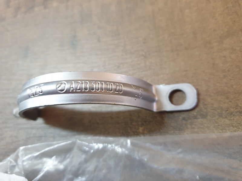Original New Mercedes-Benz GLC Coupe C253 Rear Water Pump Bracket