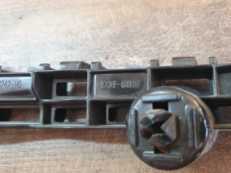 Original Used Suzuki Celerio Toyota Vitz Right Front Bumper Bracket