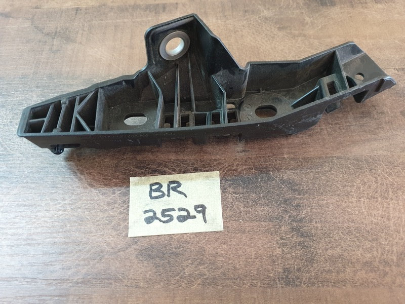 Original Used Volkswagen Tiguan Right Front Bumper Bracket