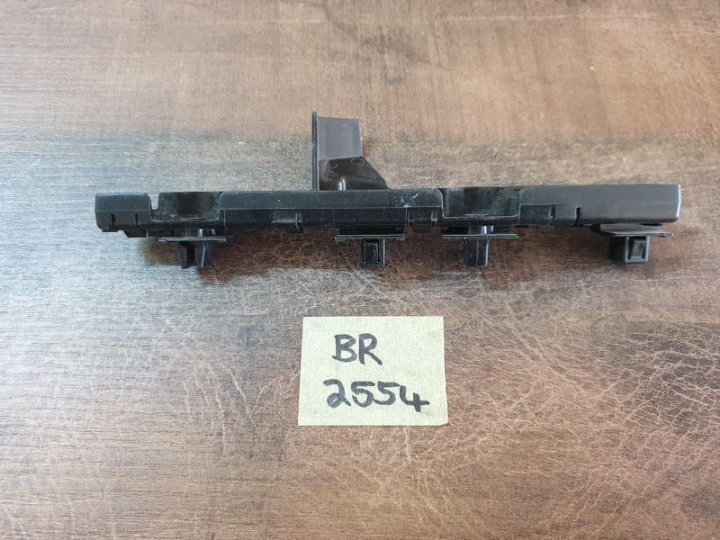 Original New Nissan Qashqai Right Front Bumper Bracket