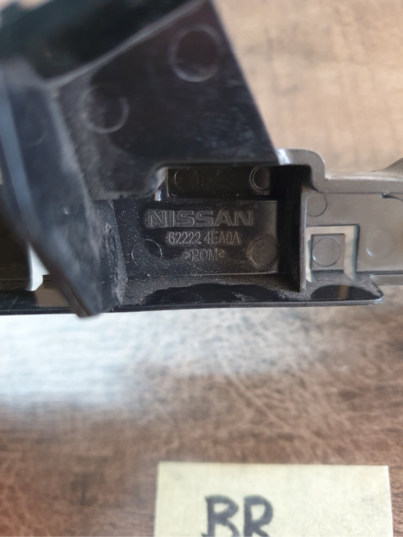 Original New Nissan Qashqai Right Front Bumper Bracket