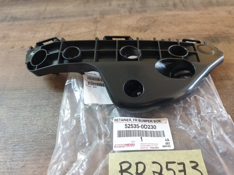 Original New Toyota Yaris XS 2019 Right Front Bumper Bracket