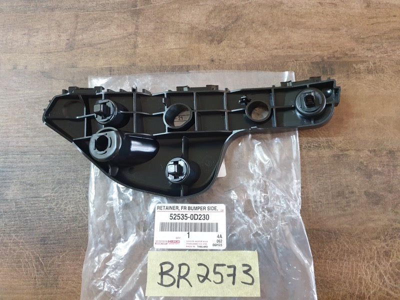 Original New Toyota Yaris XS 2019 Right Front Bumper Bracket