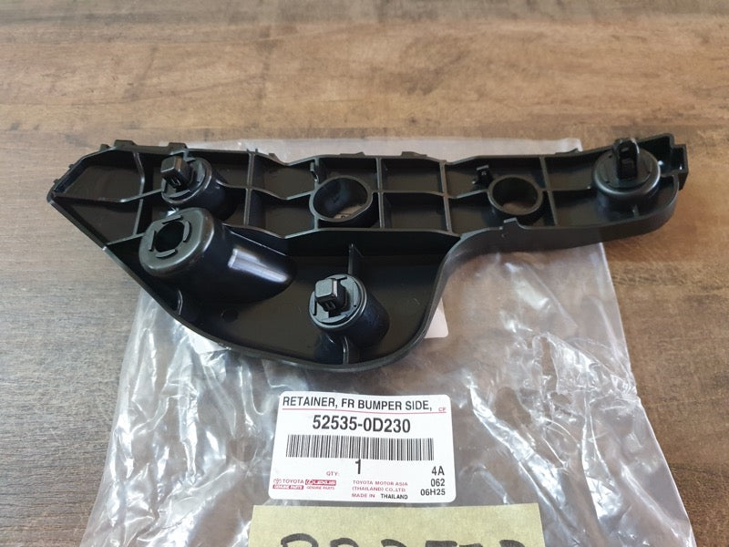 Original New Toyota Yaris XS 2019 Right Front Bumper Bracket