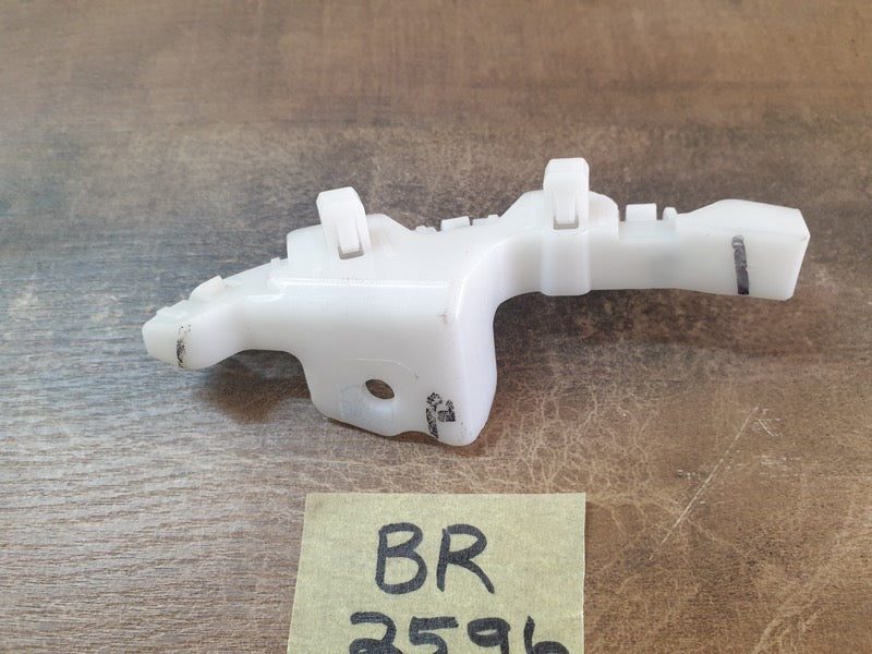 Original Used Renault Kwid Right Front Bumper Bracket
