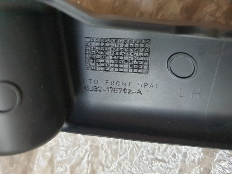 Original New Land Rover Range Rover 2015 Left Front Bumper Mounting Trim