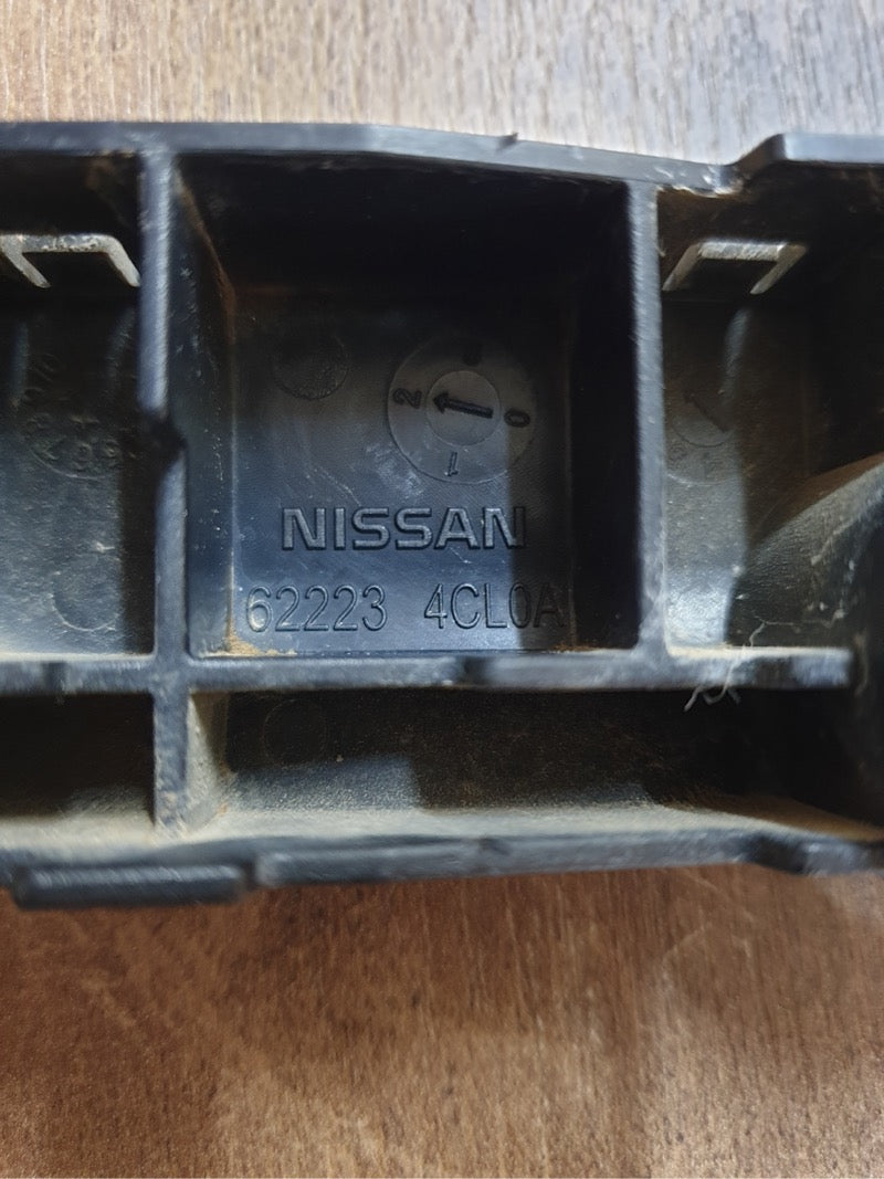 Original Used Nissan X-Trail Left Front Bumper Bracket