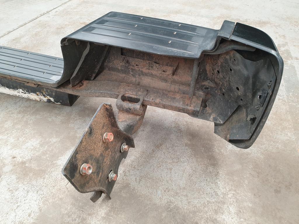 Original Used Mitsubishi Triton Rear Bumper