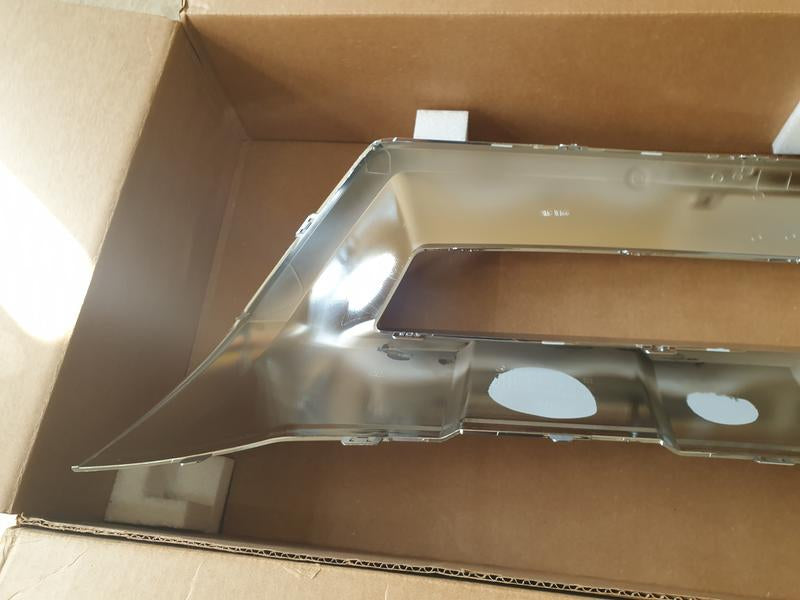 Original New Mercedes-Benz GLE W166 Front Bumper Lower Chrome Moulding