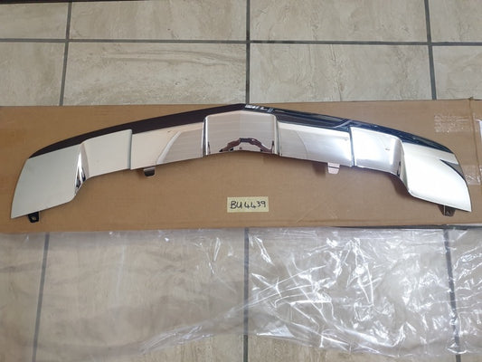 Original New Mercedes-Benz R W251 2011 Front Bumper Lower Chrome Moulding