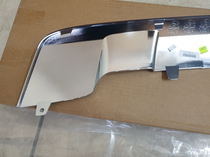 Original New Mercedes-Benz R W251 2011 Front Bumper Lower Chrome Moulding