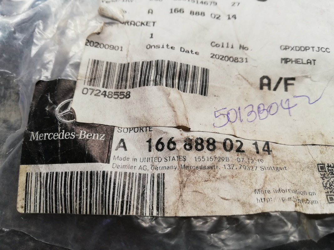 Mercedes-Benz GLE W166, GL350 - GL63 AMG Front Camera Cover Bracket